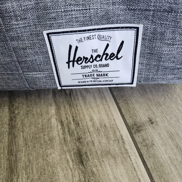 Herschel Supply Co. Novel Duffel Bag Grey Travel Gym Weekend Over Night - Picture 5 of 11